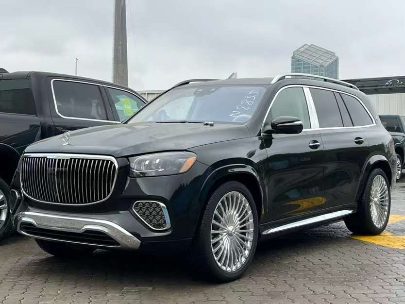 2024款奔驰迈巴赫GLS600国六现车热卖中