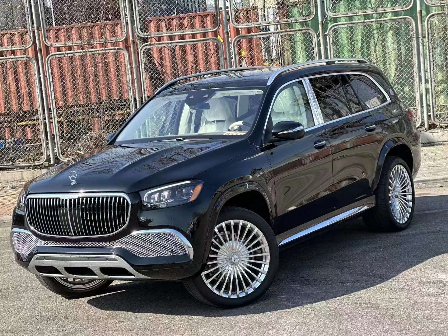 2024款奔驰迈巴赫GLS600国六现车热卖中