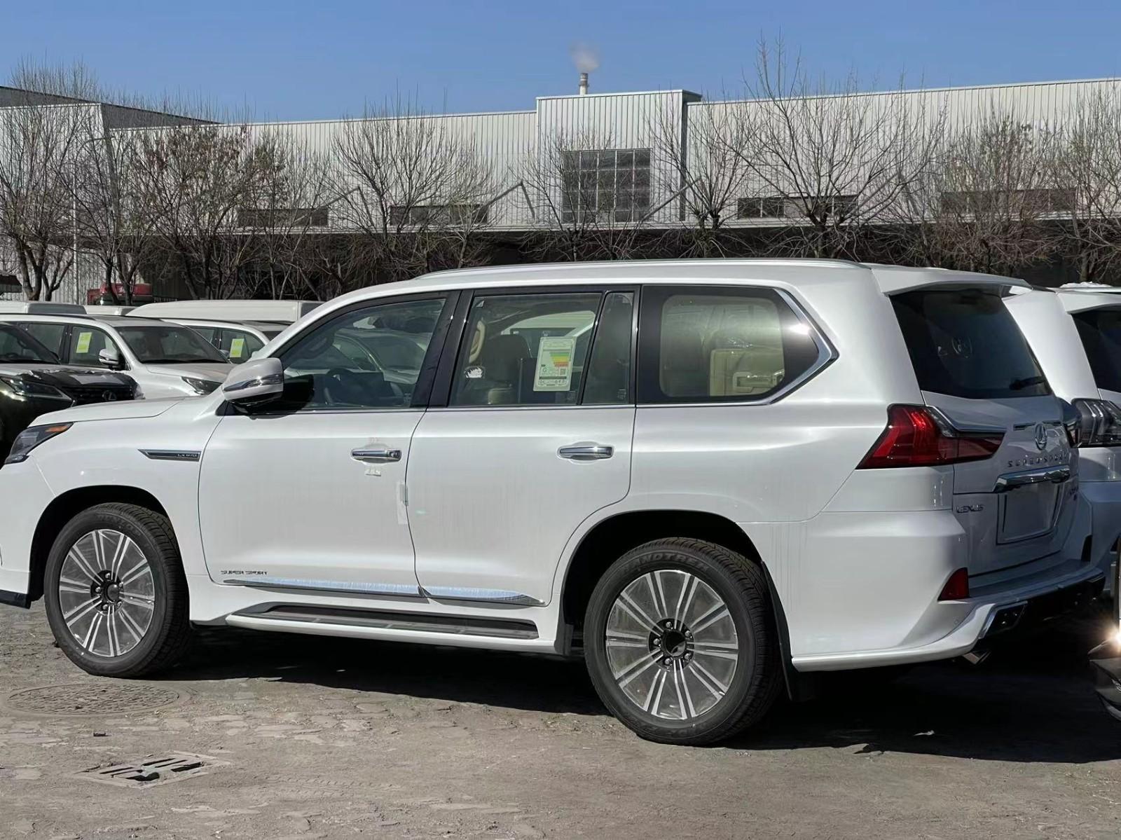 2024款雷克萨斯LX570黑KURO版现车价格直降 售全国