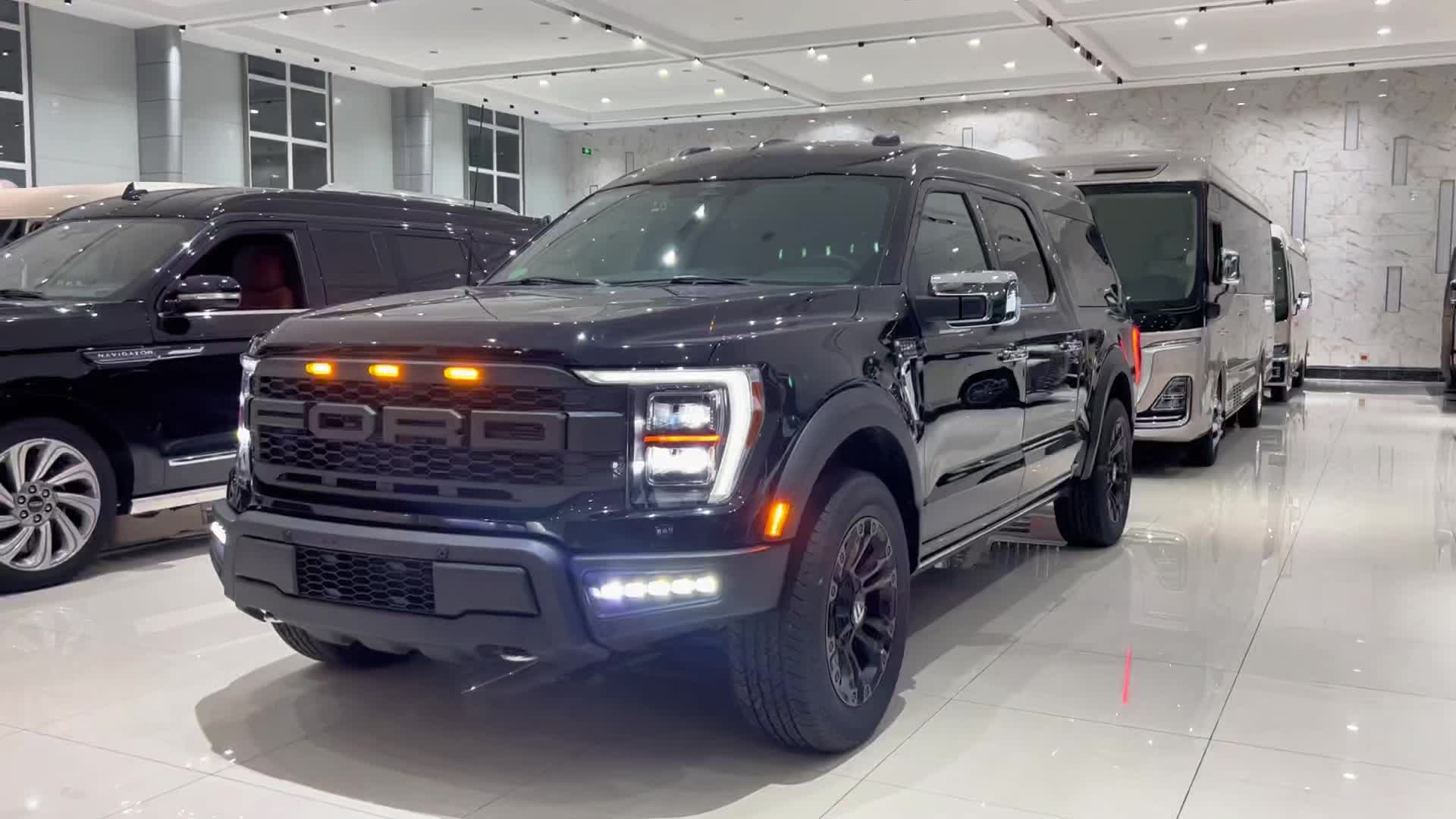 福特猛禽F150高顶7座现车到店内外图解