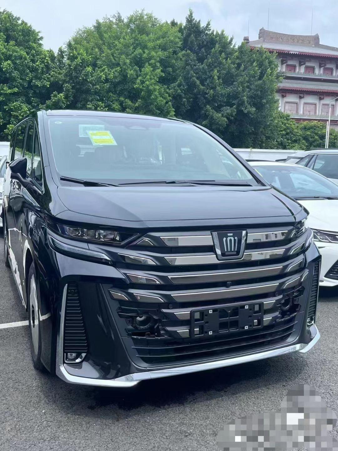 89.9万起 全新丰田皇冠威尔法上市