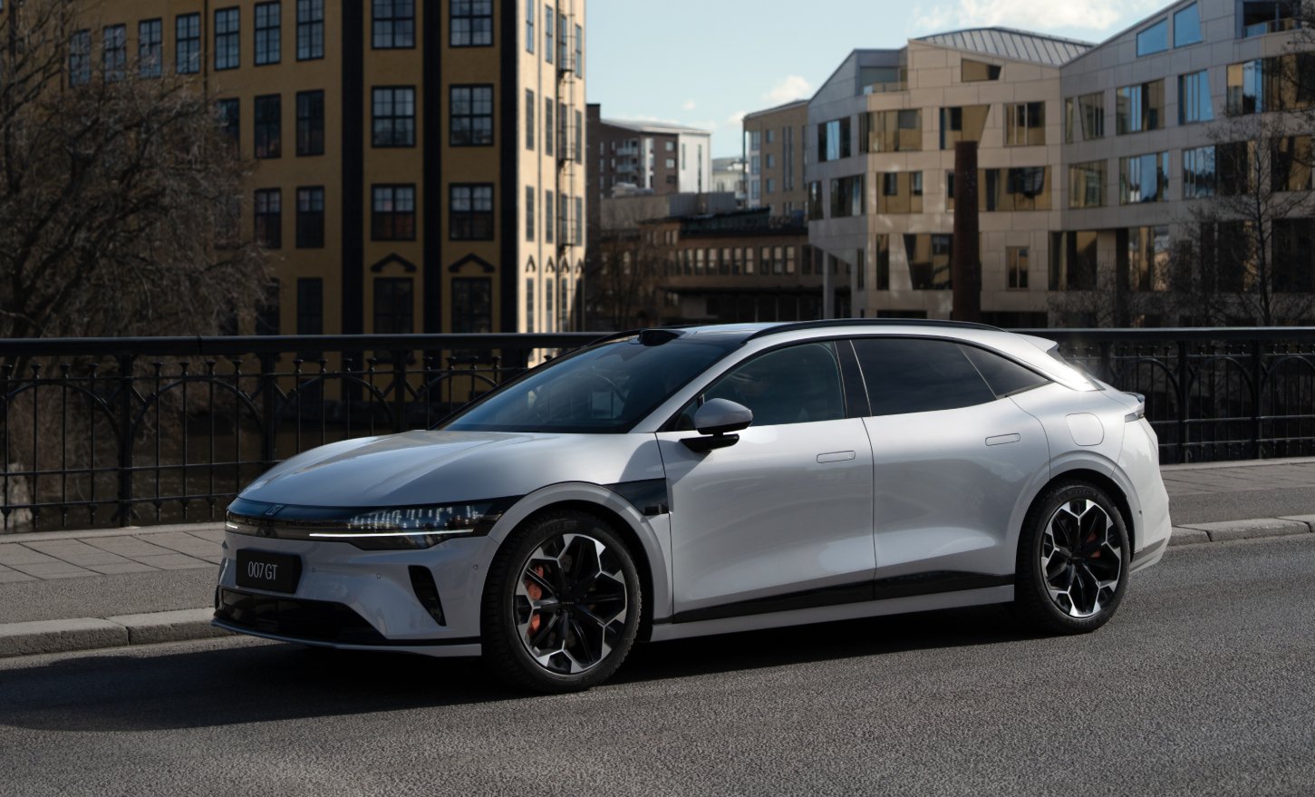 极氪007GT第1万台下线交付 售价20.29万元起