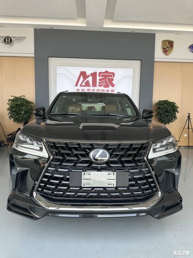 雷克萨斯LM欧版让利直降20万 仅125万可入手