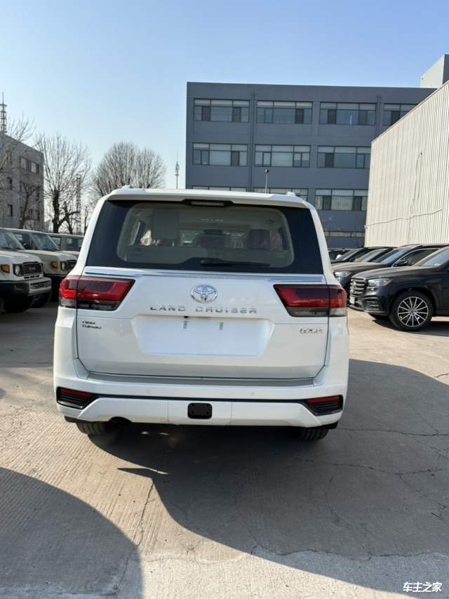 现购兰德酷路泽美规版让利促销中 目前优惠高达9万元