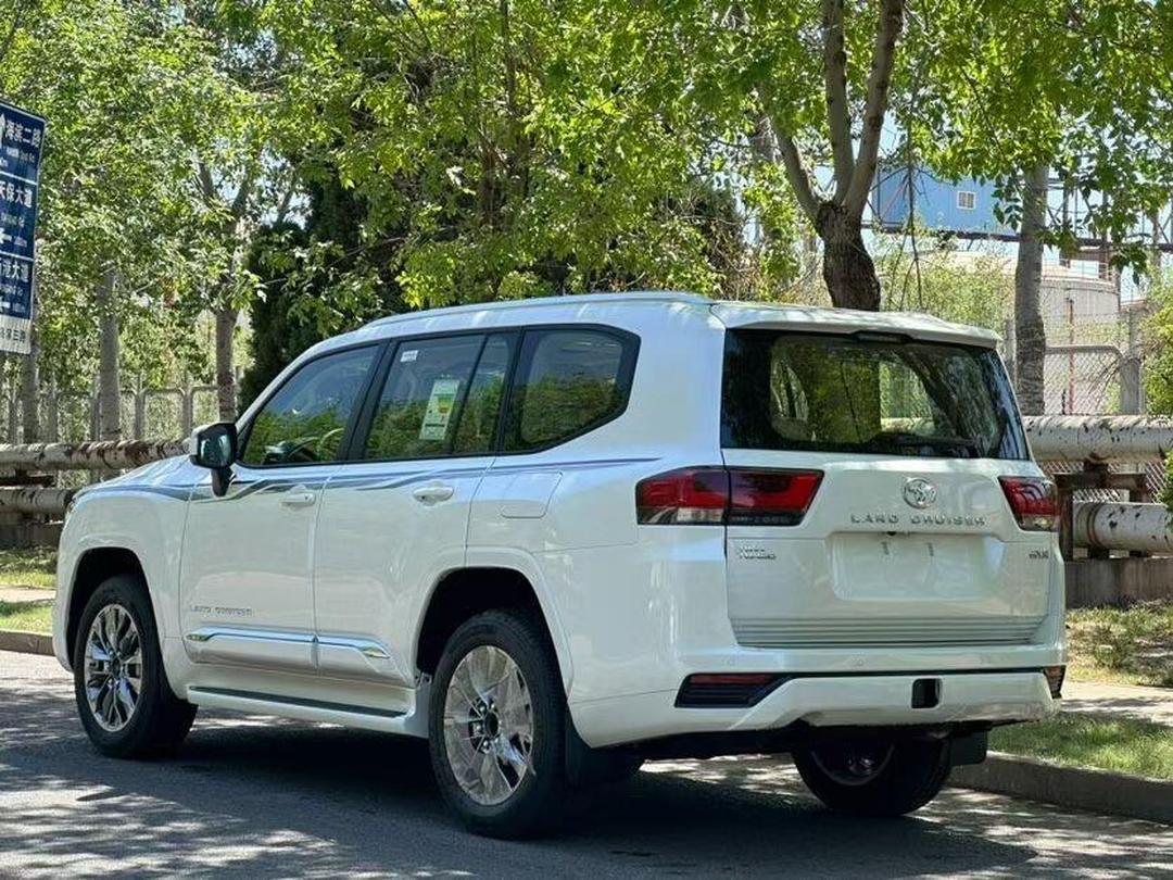 成都丰田酷路泽70系列中东版让利直降38.8万