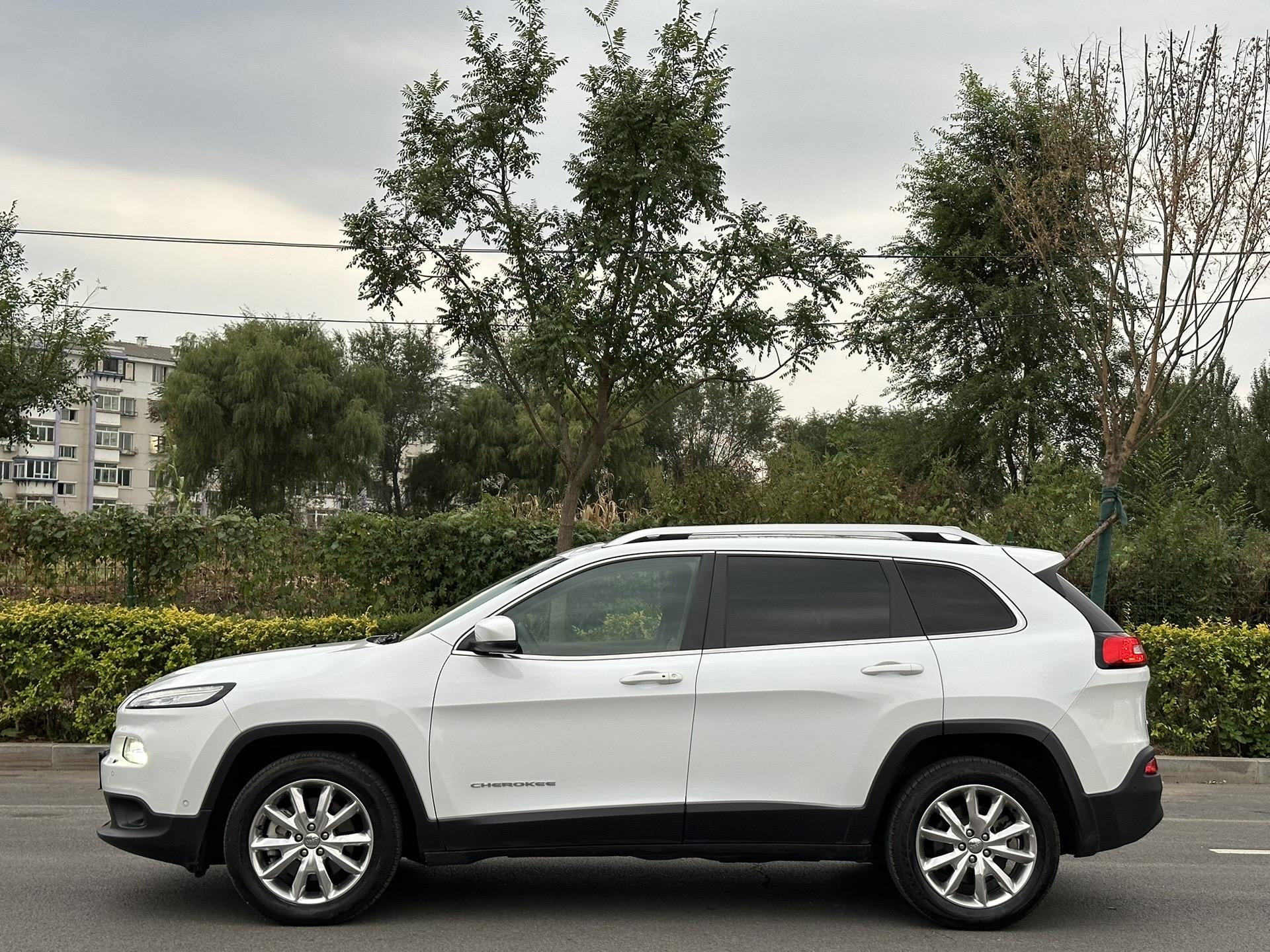 全新Jeep 自由光无伪装实车谍照曝光