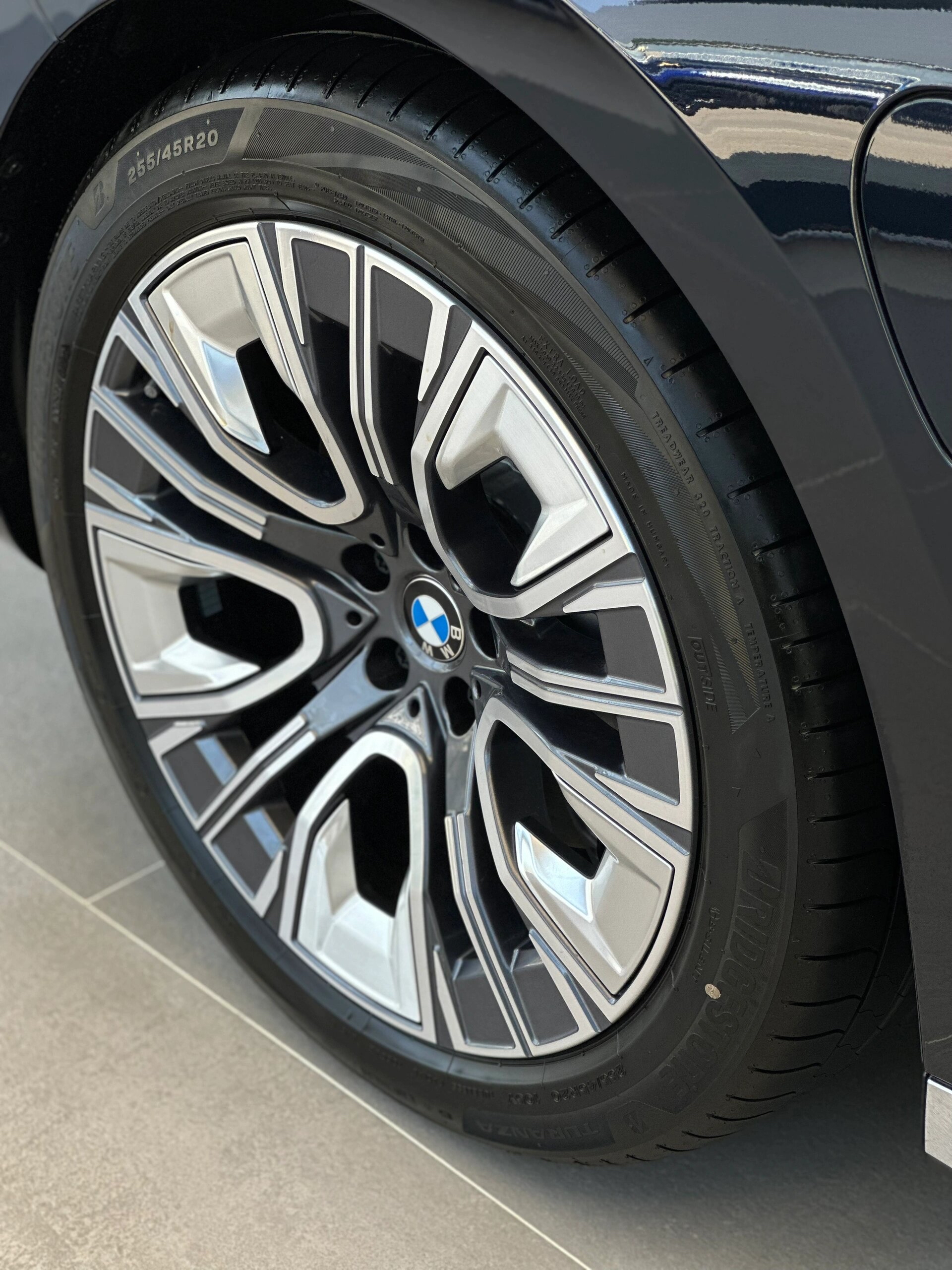 成都宝马i7 M70L优惠34.00万 仅155.90万可入手