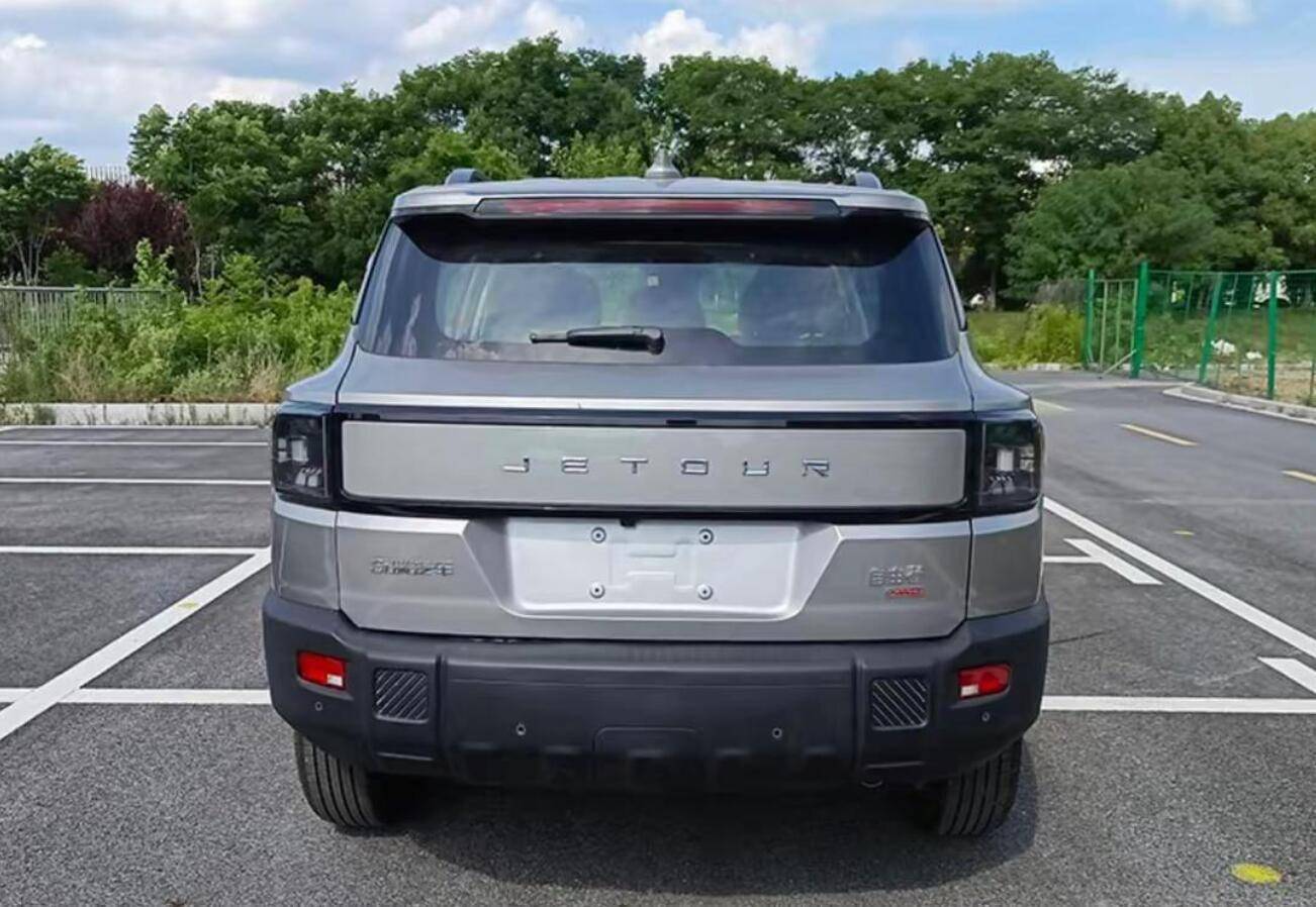 新一代奔驰G63AMG报价专业调校超大马力 大佬必备的一款SUV