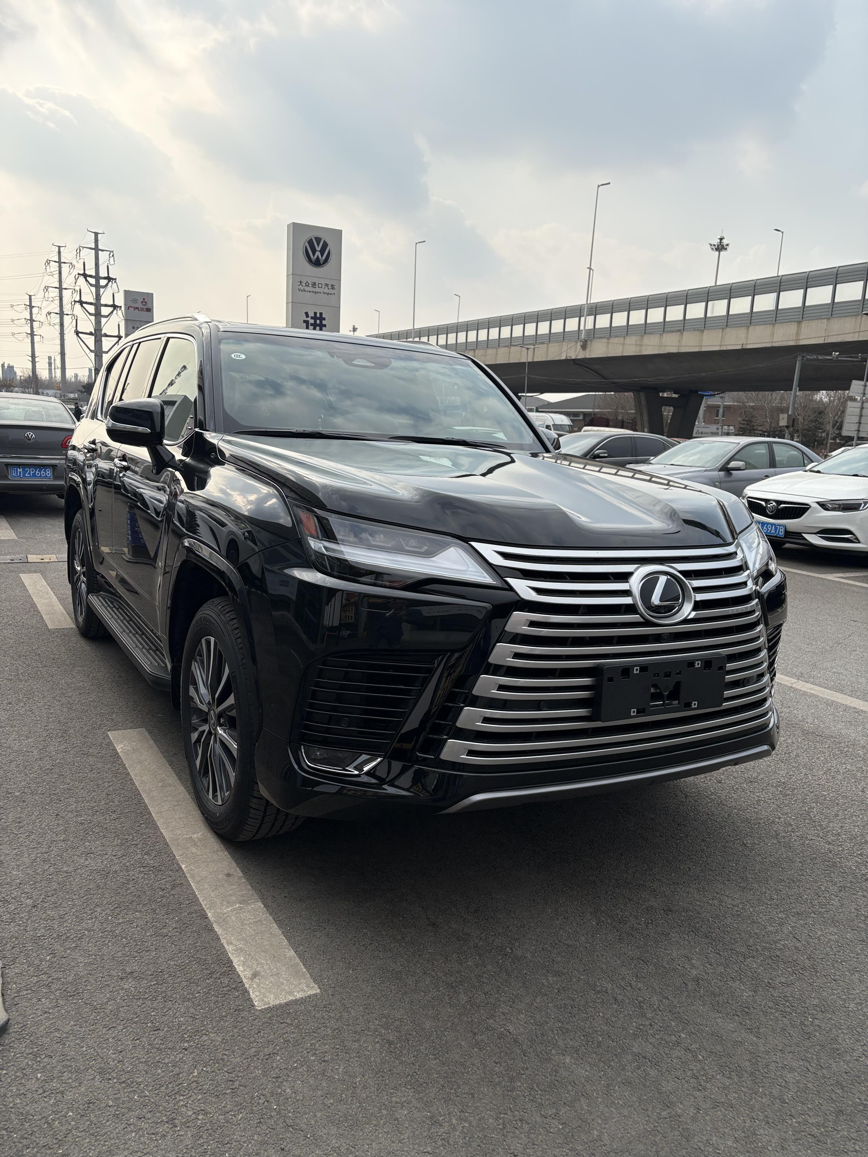 成都平行进口雷克萨斯LX中东版最高让利39万 最低仅售136万