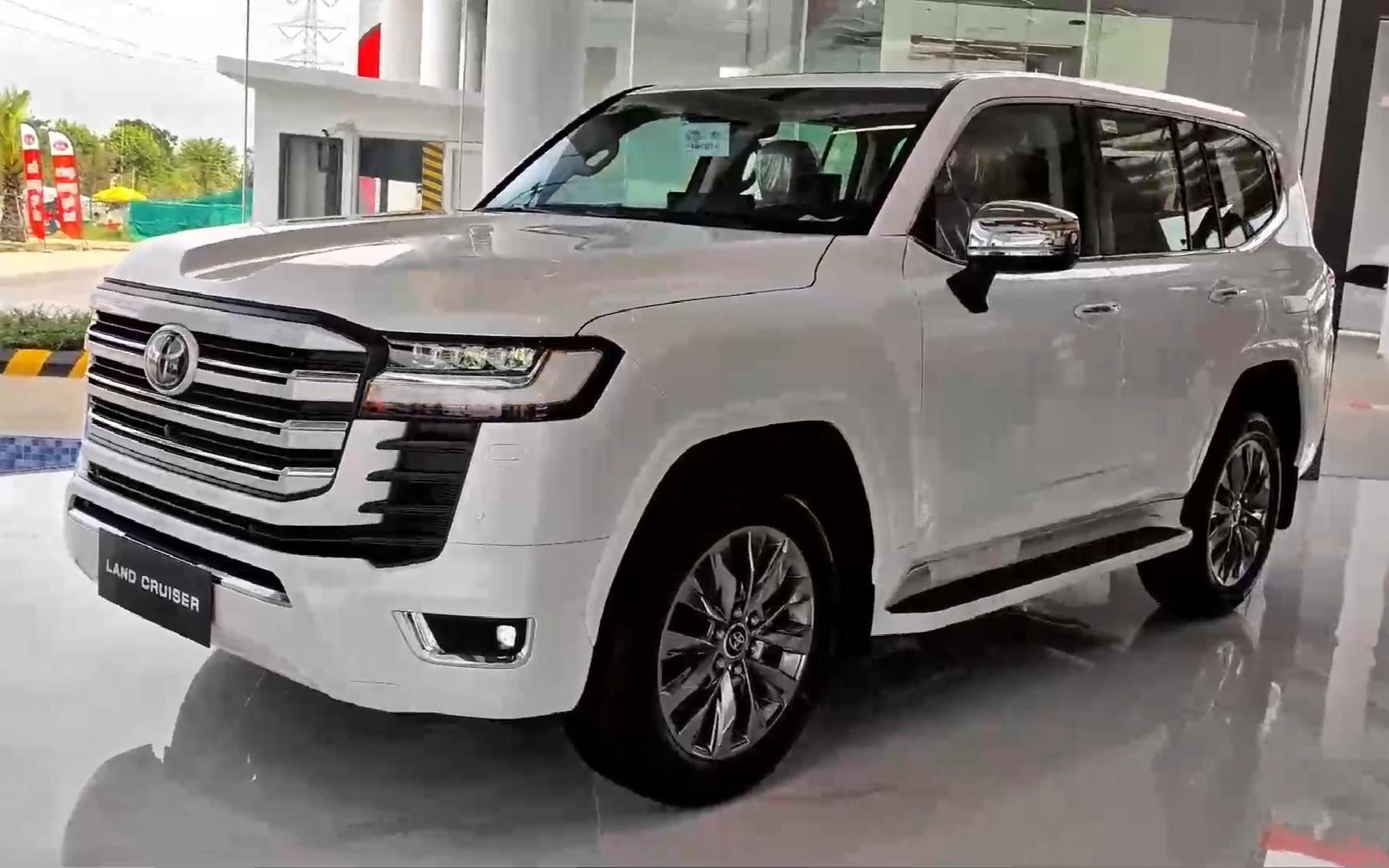 全新2024款中东版国六陆地巡洋舰4000