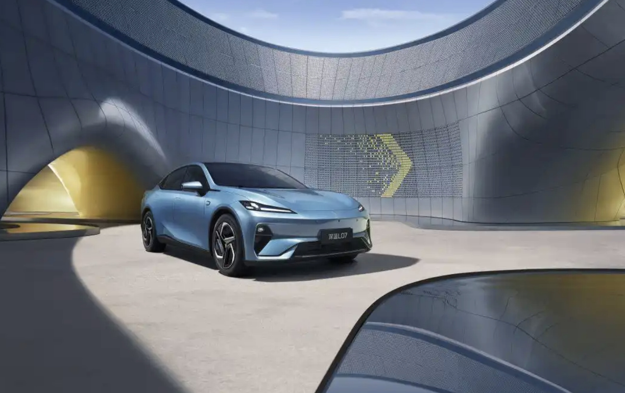 新央企首场技术发布会 长安汽车发布天枢智能