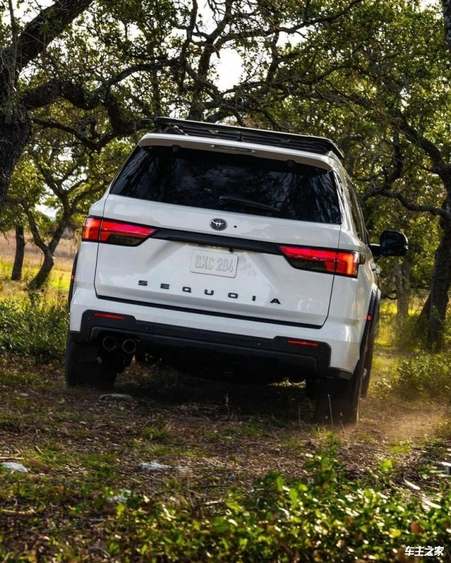 2024款加版丰田红杉现车优惠多90万起售