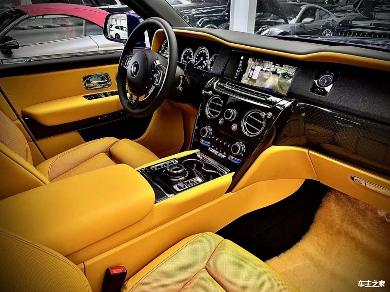 库里南让利直降150万 欢迎试乘试驾