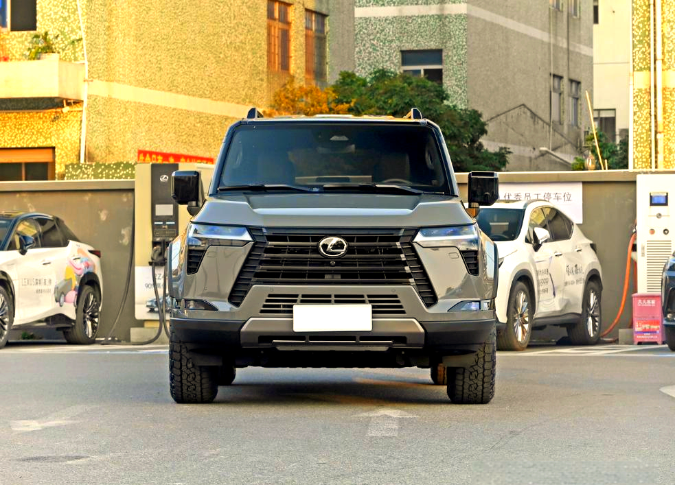 丰田霸道的“表兄弟” 6缸动力+四驱 新款雷克萨斯GX