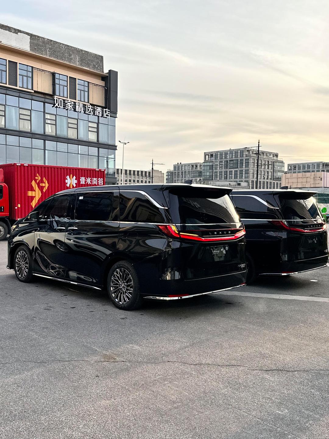 成都雷克萨斯LM亚洲版团购最高优惠31万 欢迎前来试驾