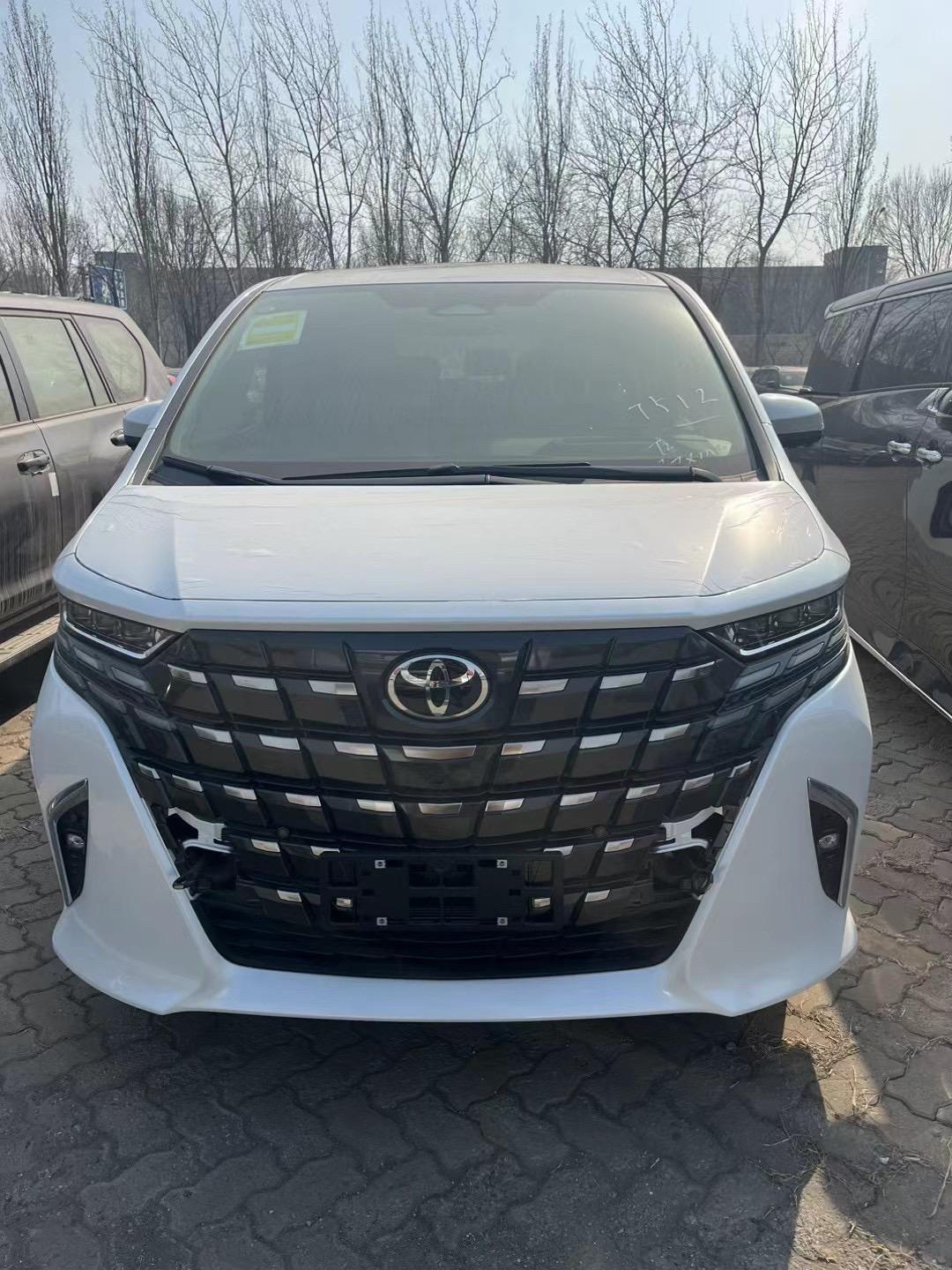 成都丰田埃尔法亚洲版售价90万起 欢迎到店试驾