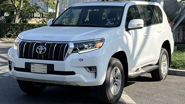 2023款丰田霸道2800柴油版强动力低油耗