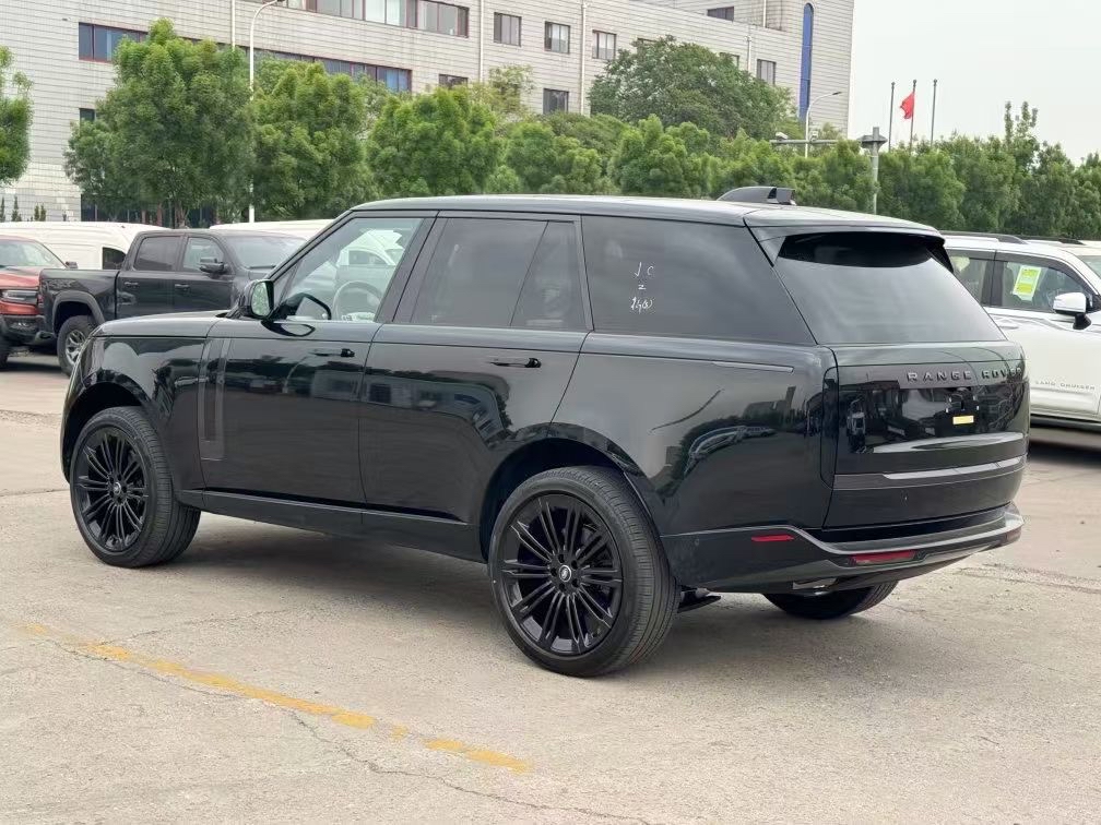 路虎揽胜行政中东版降价促销中 优惠高达30万