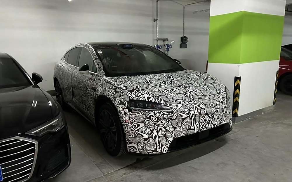 新款智界R7无伪装谍照曝光 换装全新品牌LOGO