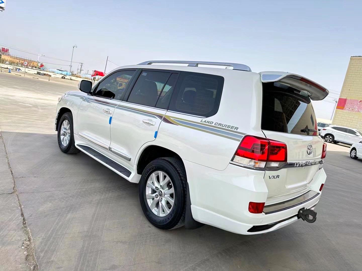 顶配丰田酷路泽5700 KDSS国六标准在售