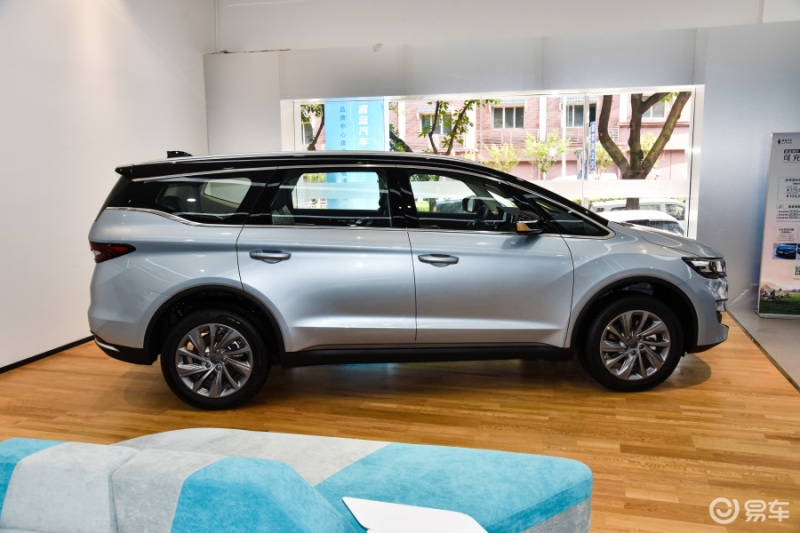 成都枫叶80V价格最低8.98万起 暂无优惠