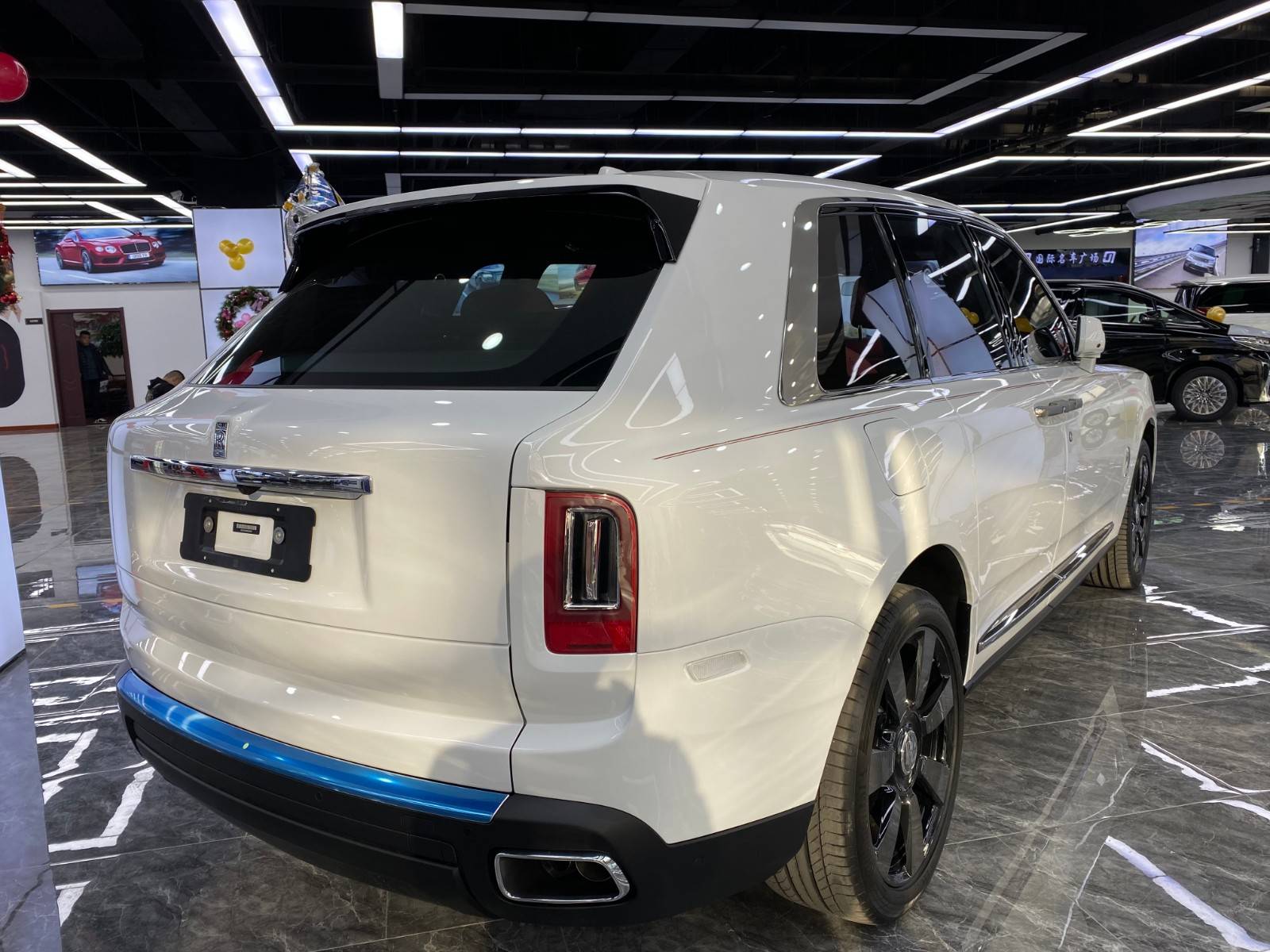 成都库里南让利促销中 店内让利达150万元