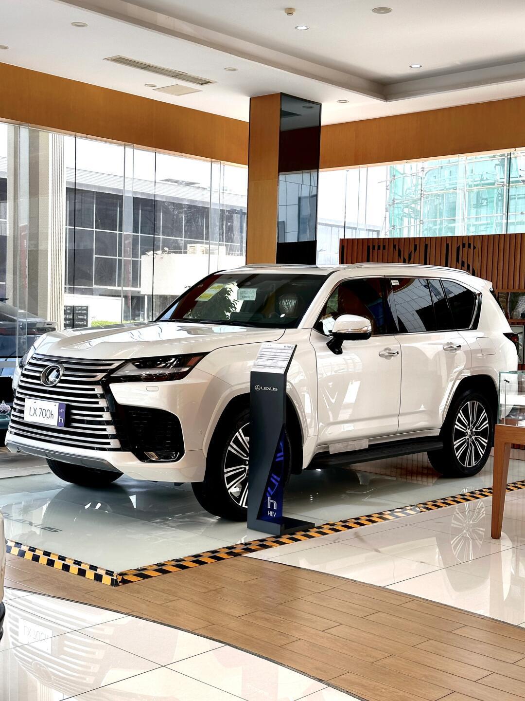 成都雷克萨斯LX美规版价格最低159万起售 欢迎到店试驾