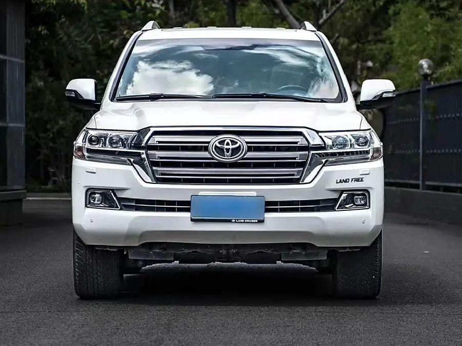 四川腾达东远名车兰德酷路泽中东版降价35.2万 欢迎到店试驾