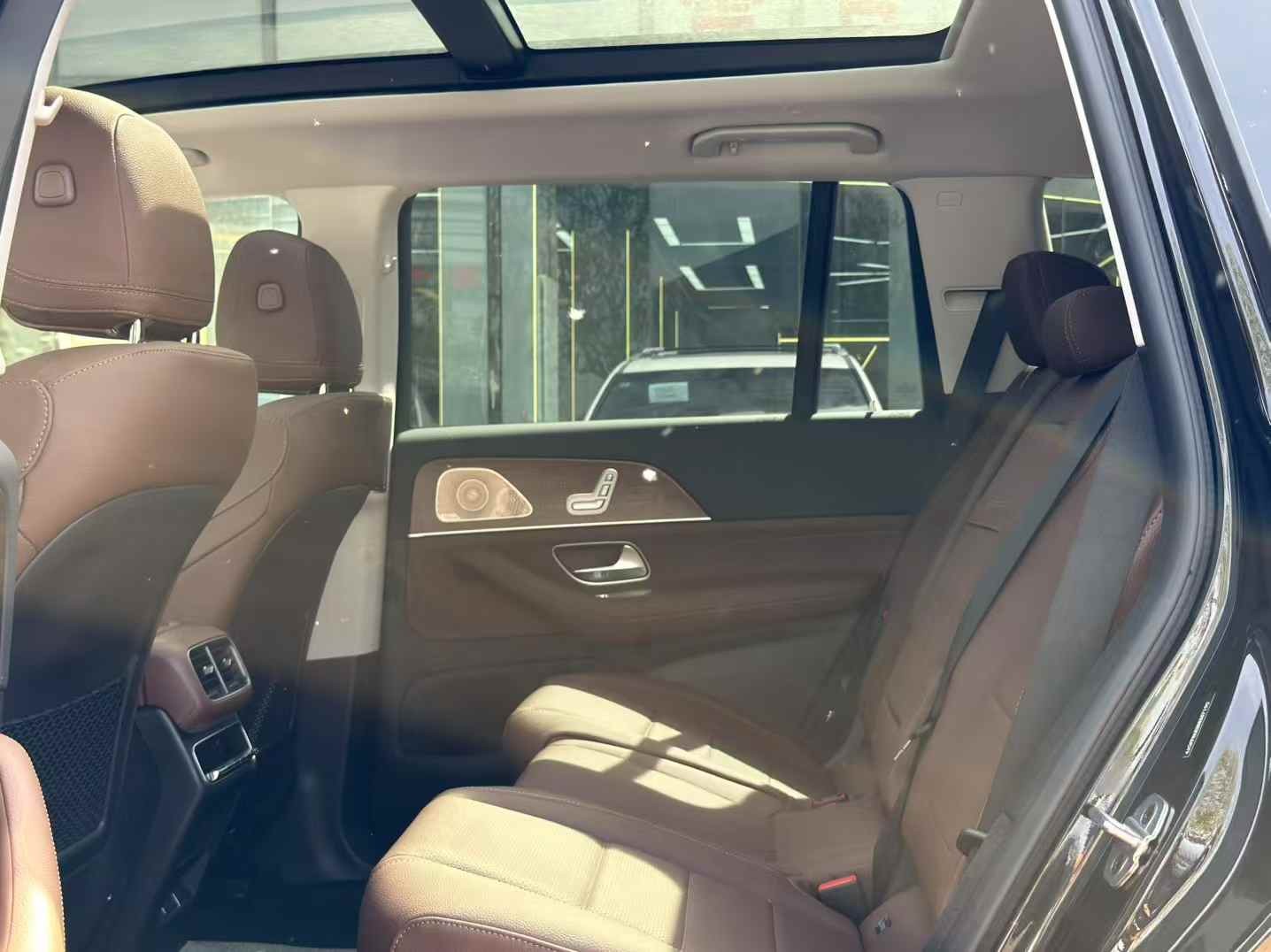 成都平行进口奔驰GLS美版全系热销中 购车让利20万元