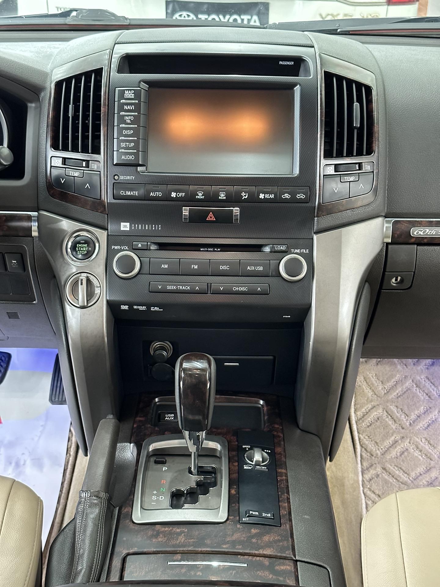 2021款丰田酷路泽5700国六现车全国上牌