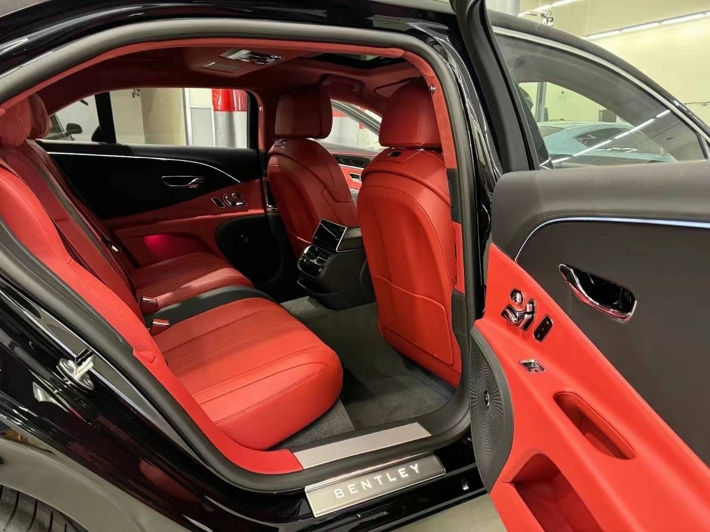 成都远卓名车卫士欧版最高降20万 欢迎试乘试驾