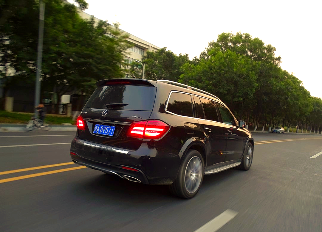 现购奔驰GLS加规版让利直降20万 欢迎前来试驾