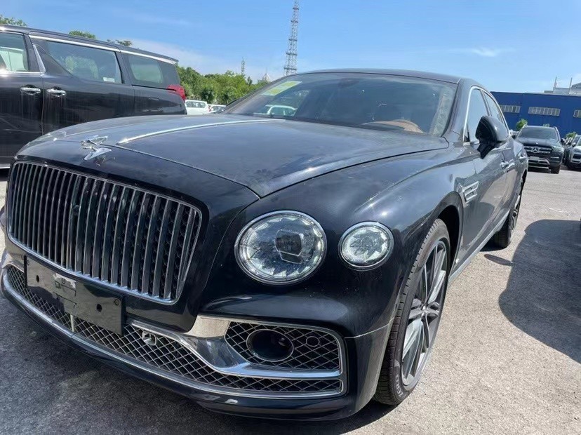 成都飞驰欧版降价70万 欢迎试乘试驾