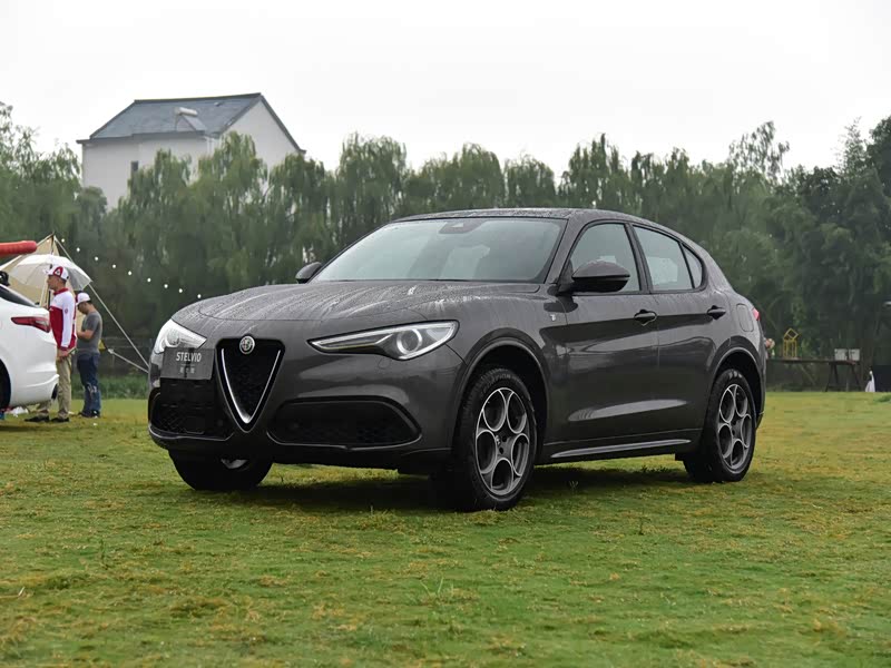 大邑Stelvio斯坦维价格35.70万起 暂无优惠