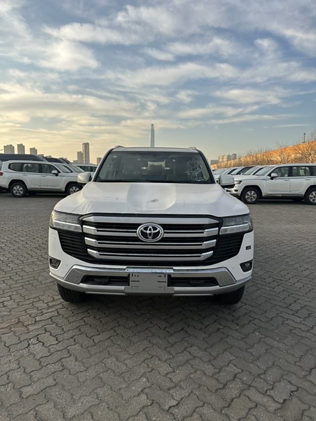 2024款丰田酷路泽3500LC300 接收预定