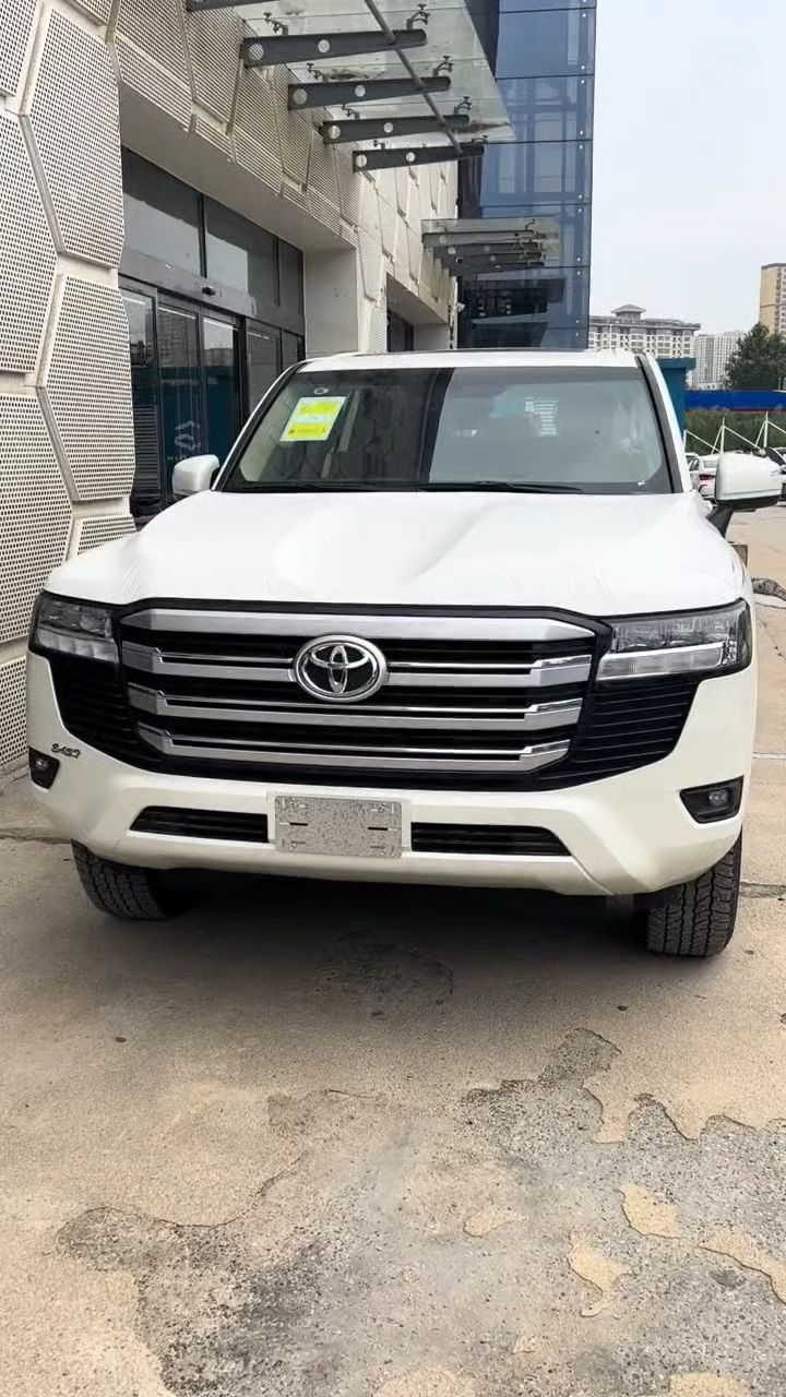 2024款丰田酷路泽3500（LC300） 国六可上牌