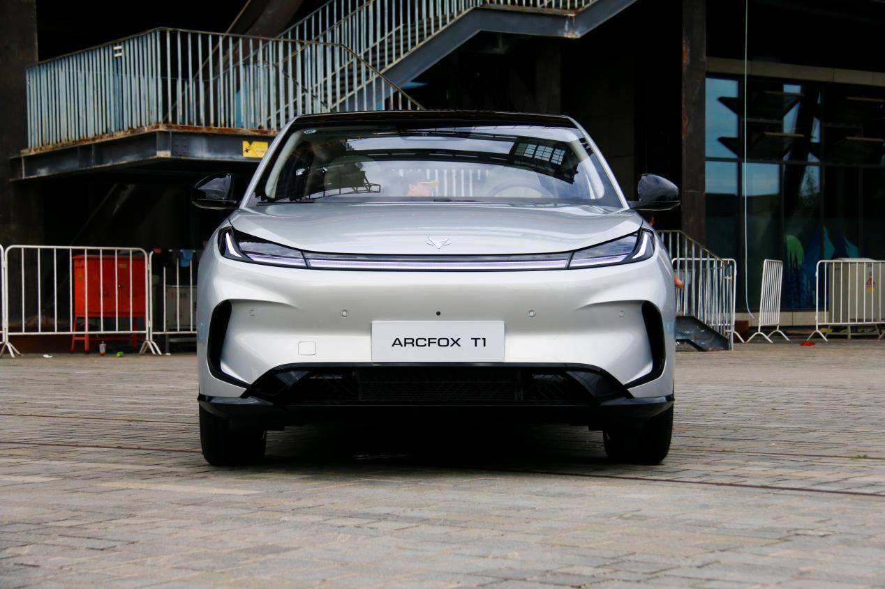 极狐T1将9月11日正式上市 预售价6.88-9.38万