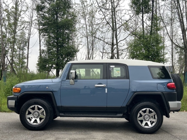 23款丰田FJ酷路泽中东版现车60万起售