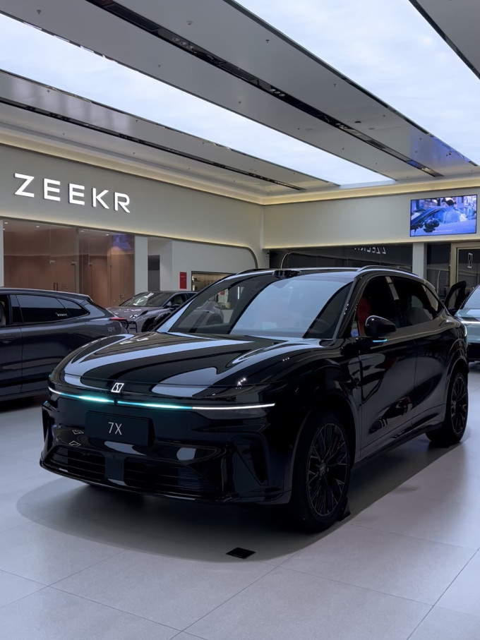 新款极氪7X预售 下订享2000元抵7000元限时权益