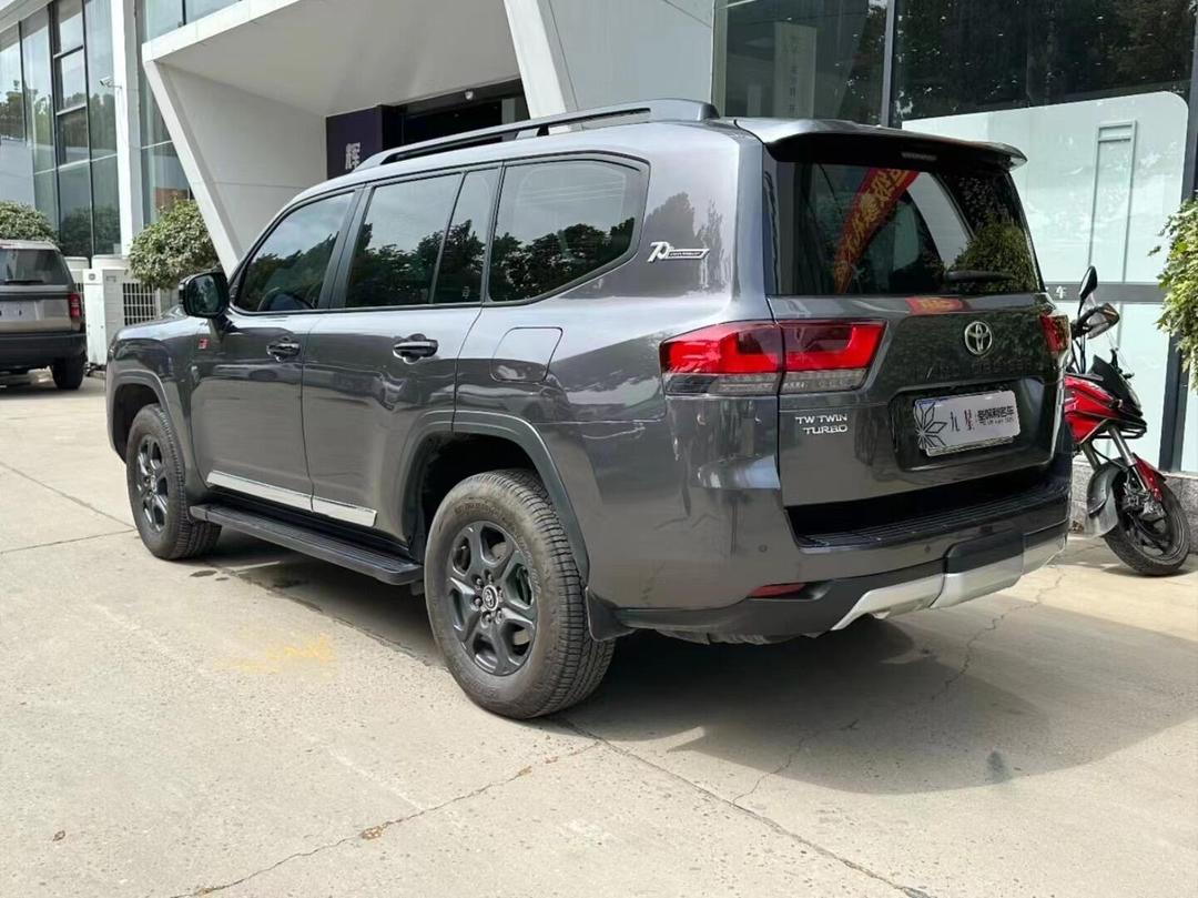 2023款丰田酷路泽FJ4.0中东版国六60万起