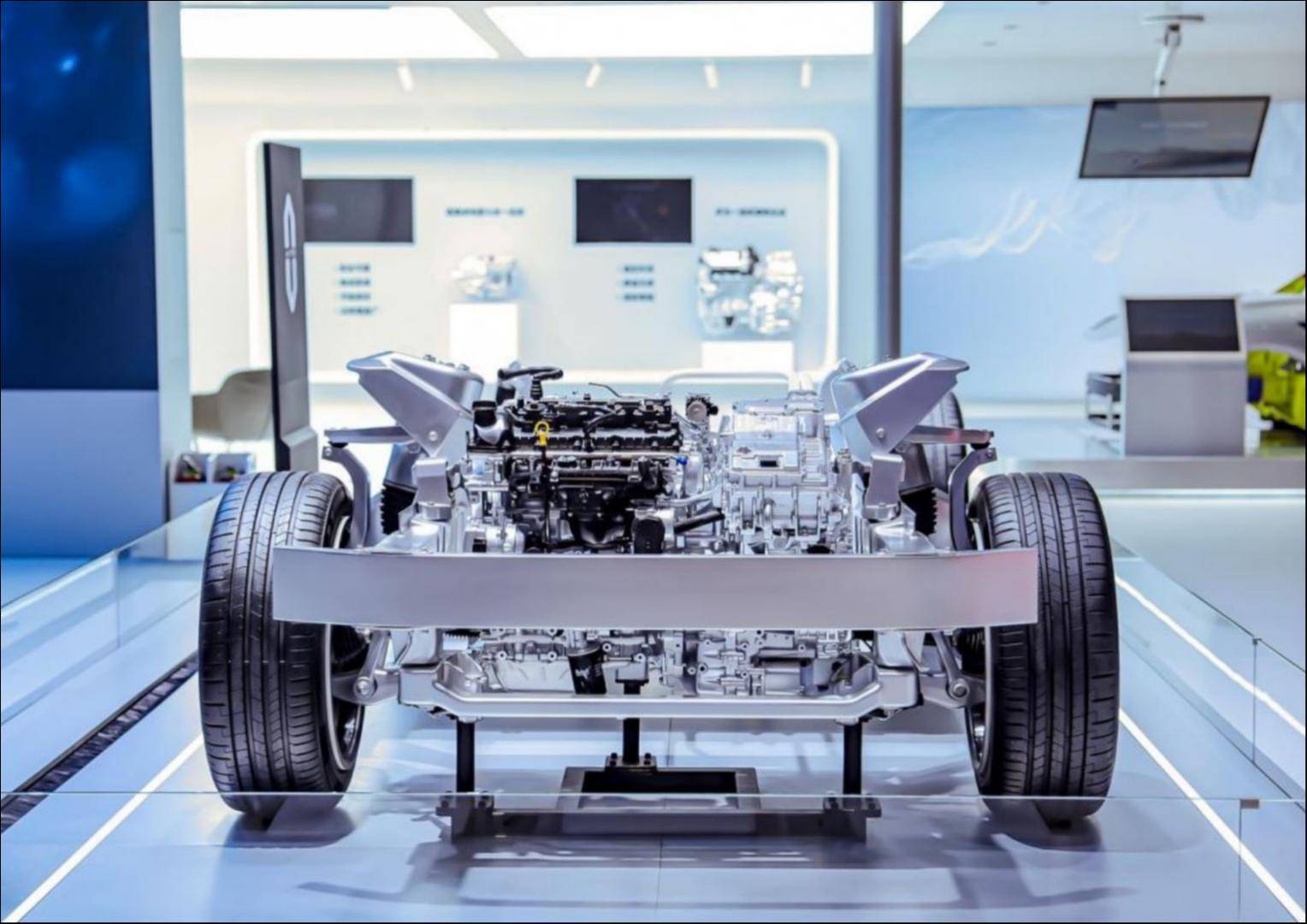 面向AI驱动的智慧电车平台 赛力斯魔方技术平台2.0广州车展发布