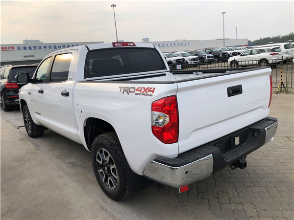 成都平行进口丰田坦途美版价格最低56万起 欢迎到店试驾