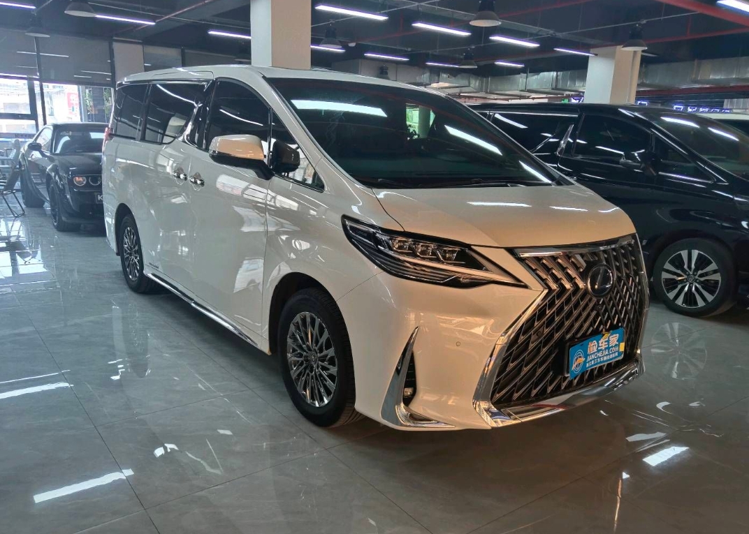 雷克萨斯LM欧版最高降20万