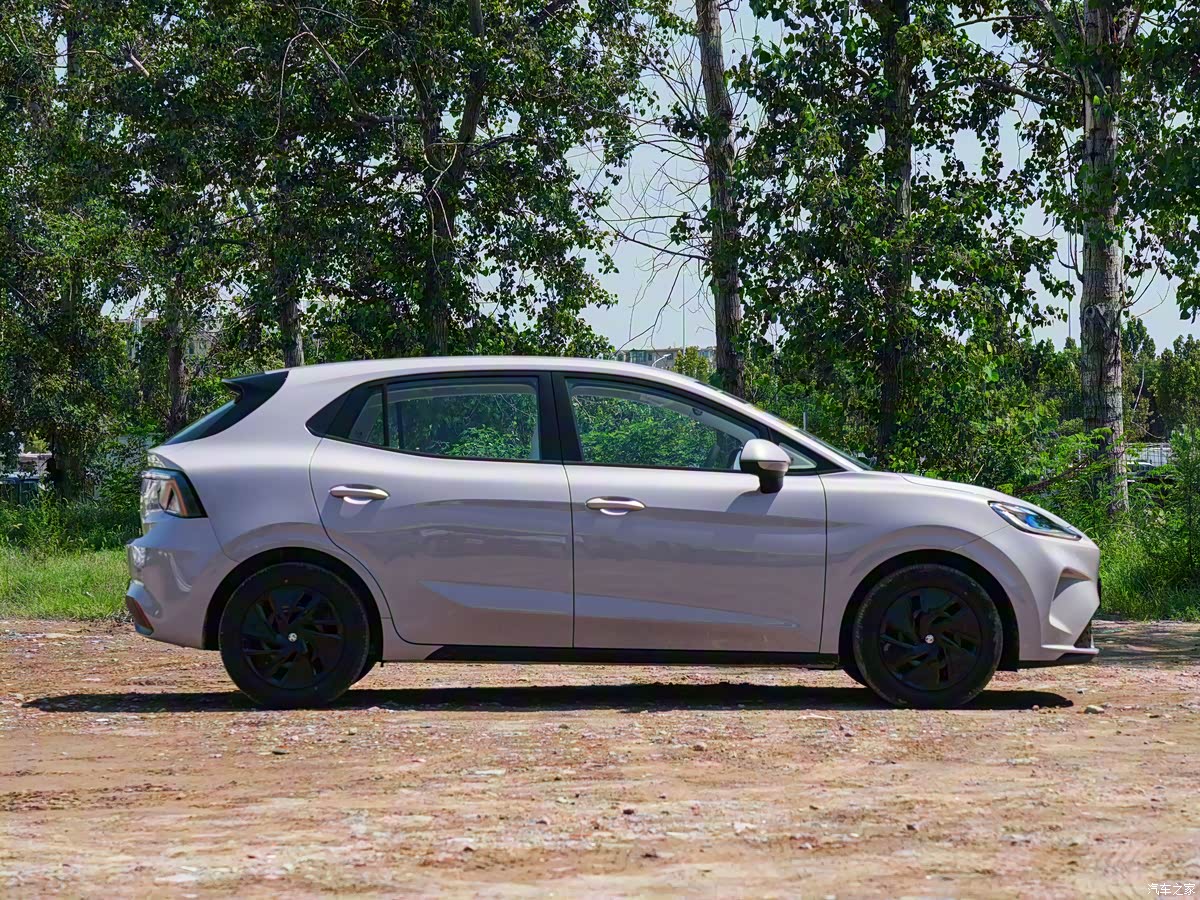 2025广州车展:全新MG4半固态安芯版亮相