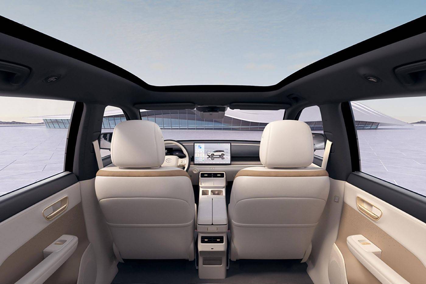 2025广州车展：广汽丰田铂智7亮相 搭载华为鸿蒙座舱