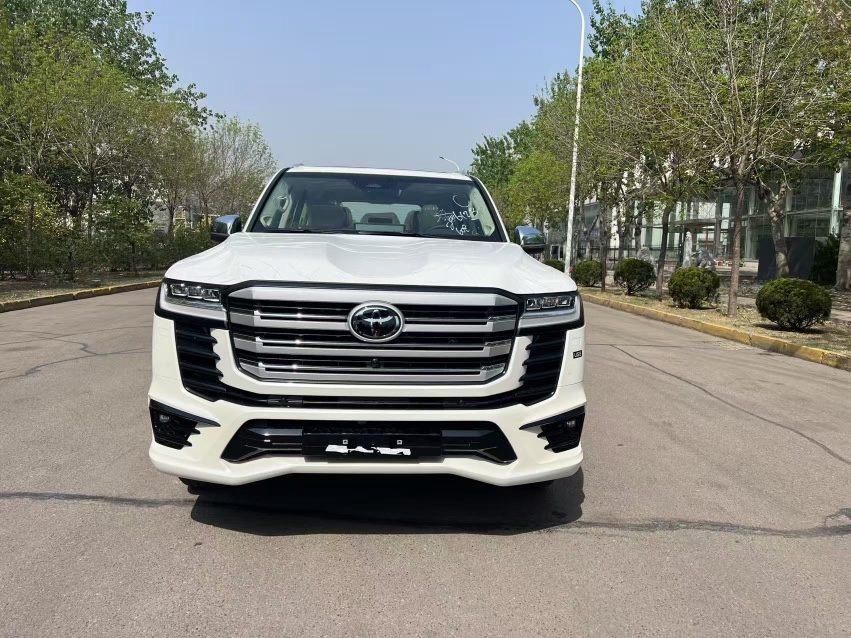 2025兰德酷路泽中东版提供试乘试驾 购车直降35.2万