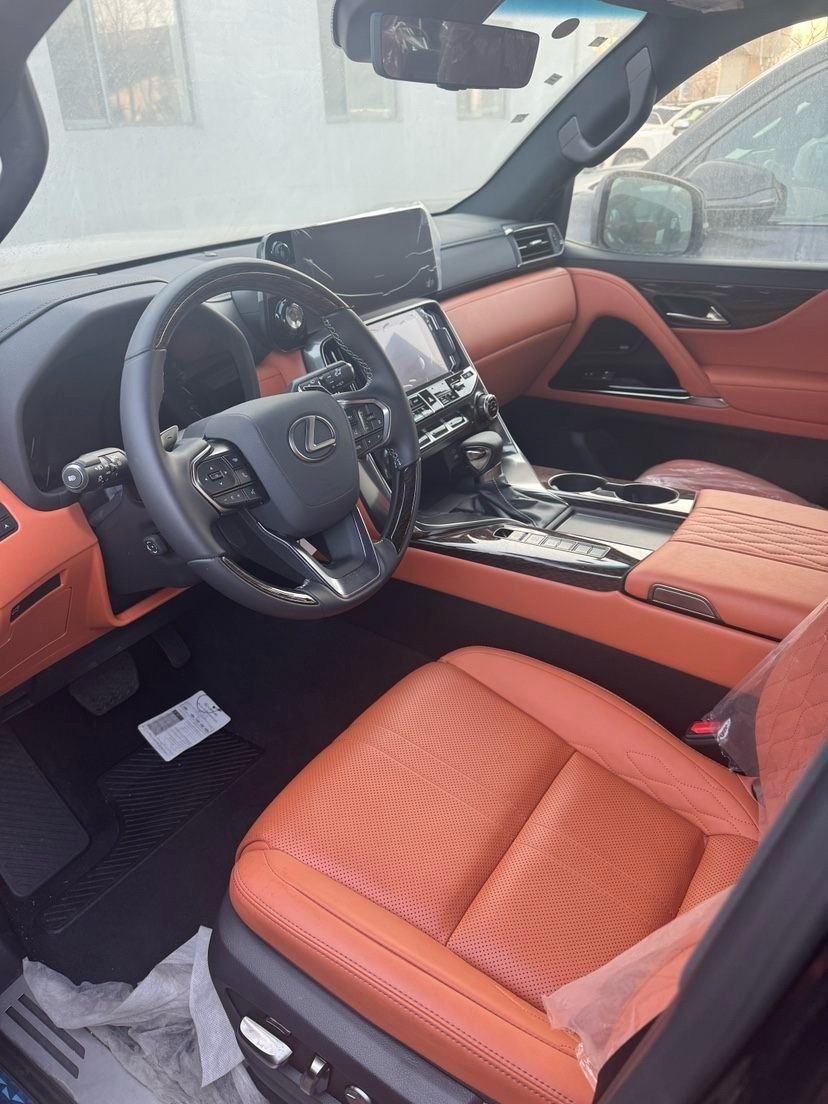 成都雷克萨斯LX欧规版价格最低145万起 欢迎到店试驾