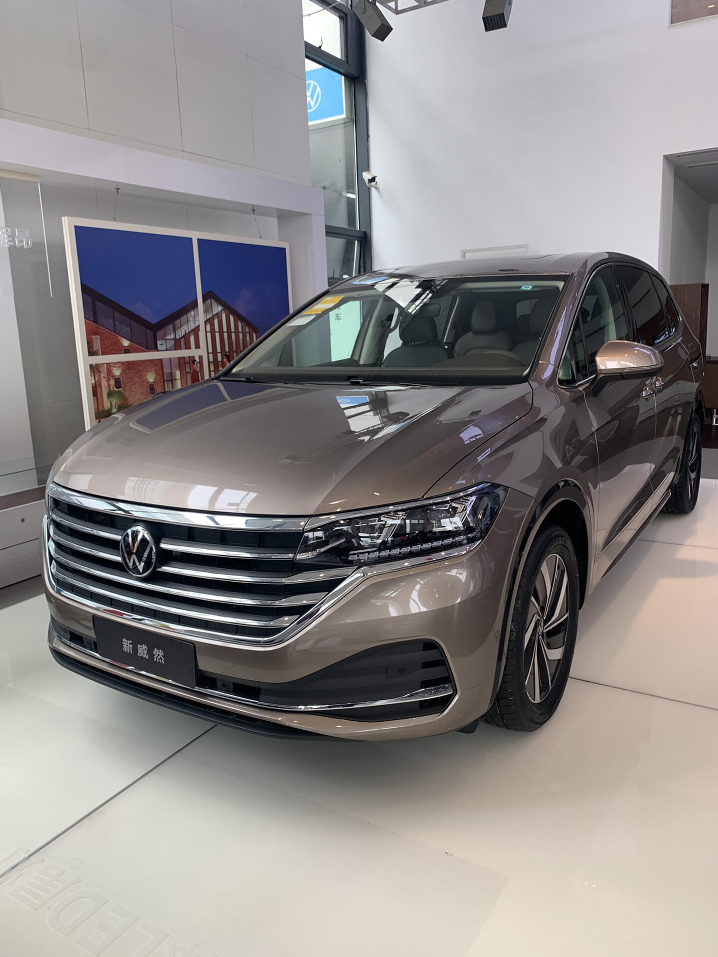 四川腾达东远名车威尔法促销90万起 售四川