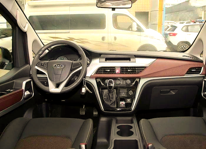 龙泉驿瑞风M3 PHEV降价促销 购车优惠高达1.50万