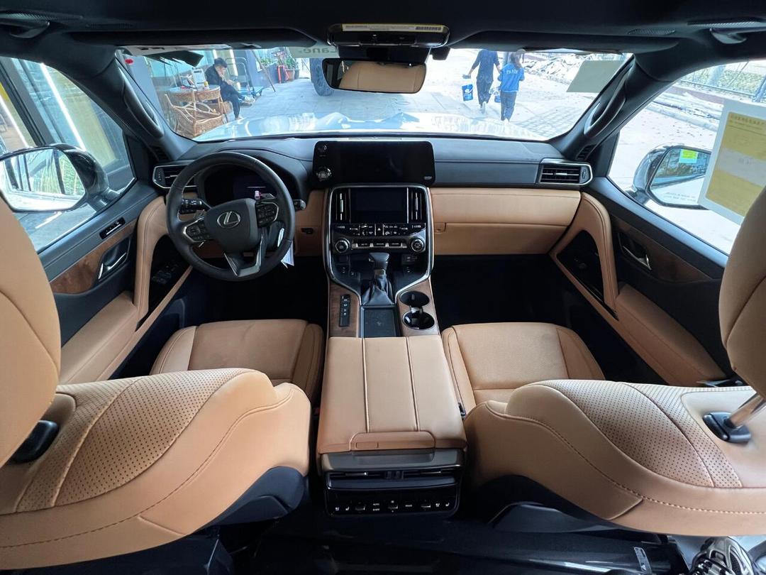2024款雷克萨斯LX600 实车配置及报价